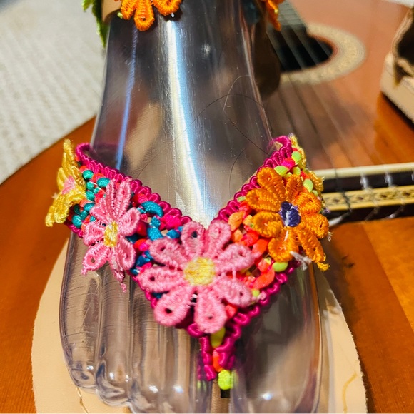 💐Frisky Colorful Floral Zip Back Ankle Thong Sandals! - Picture 3 of 10